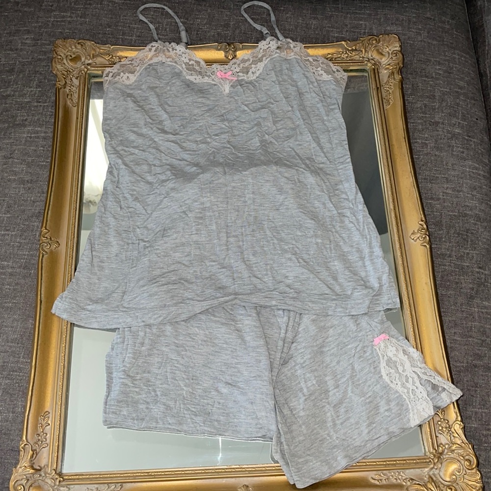 Victoria’s Secret gray pijama set size Medium